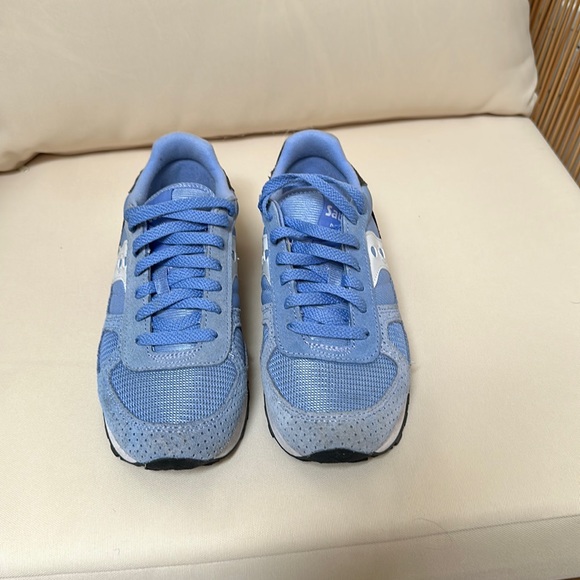 Violet, black and white Saucony sneakers - Picture 1 of 3